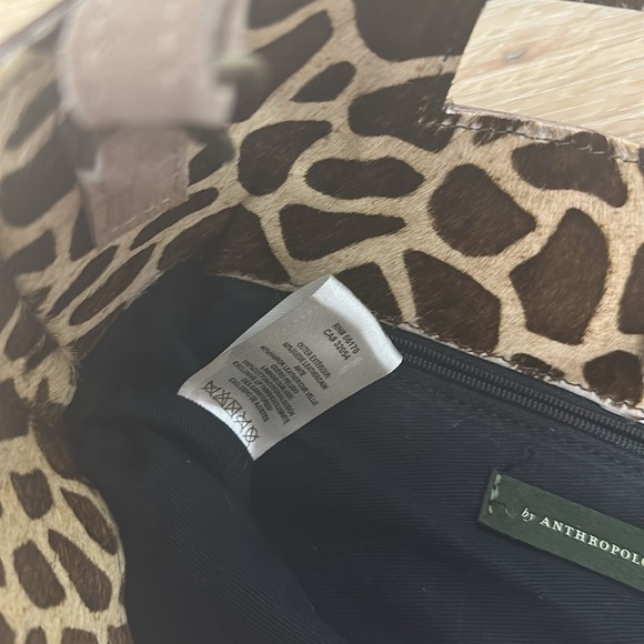 Anthropologie verona textured clutch crossbody giraffe print - Picture 8 of 12